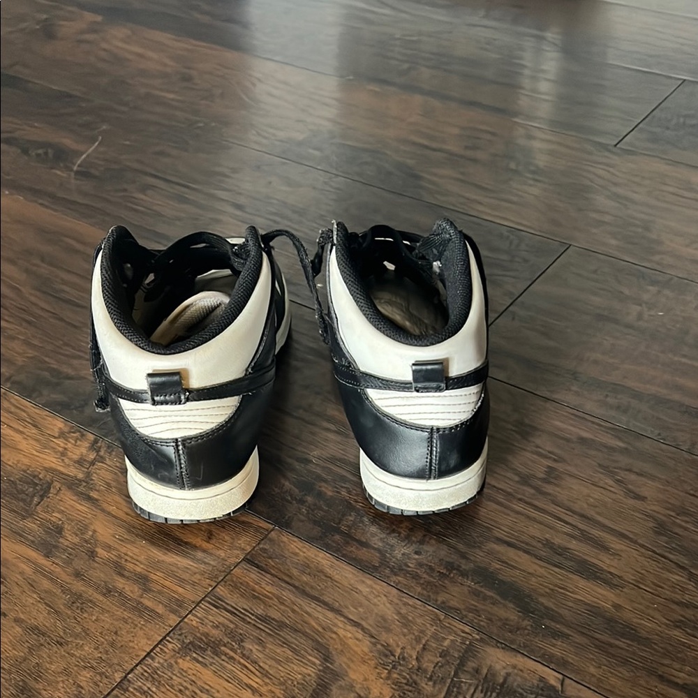 Nike Black and White Low-Top Sneakers